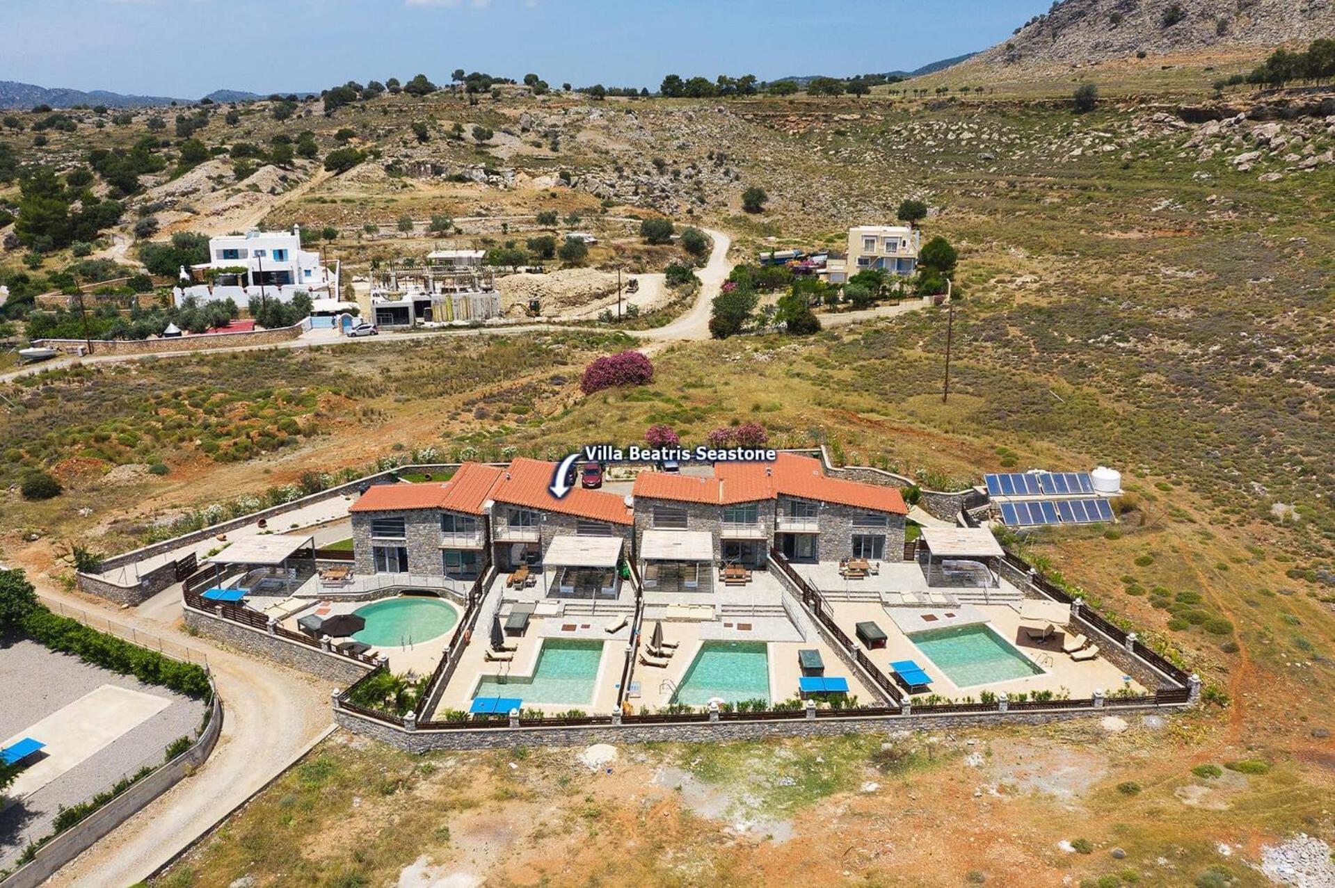 Villa Beatris Seastone By *